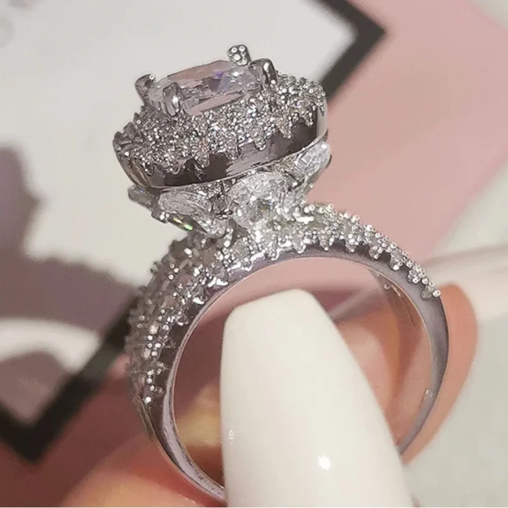 Sterling silver luxury engagement ring - Picture 4 of 6